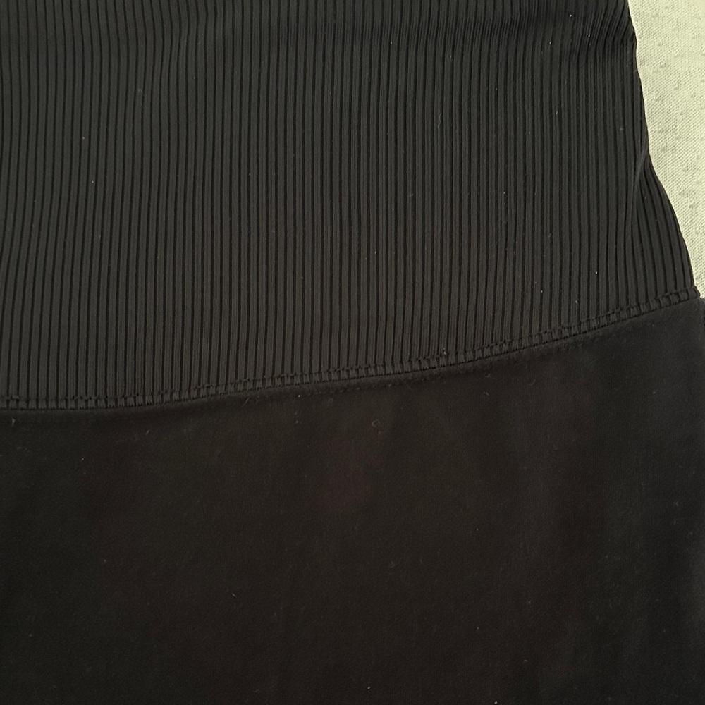 ALO Yoga High-Waist Alosoft Lounge Legging - Picture 6 of 7